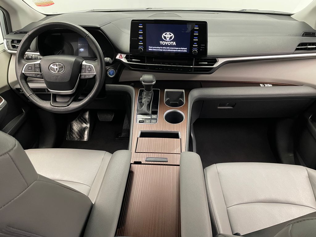 Thumbnail: 2023 Toyota Sienna - 25