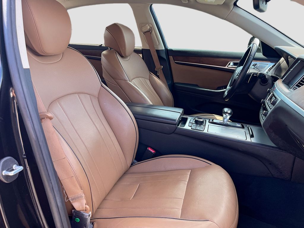 Used 2020 Black Genesis 3.8 image 30
