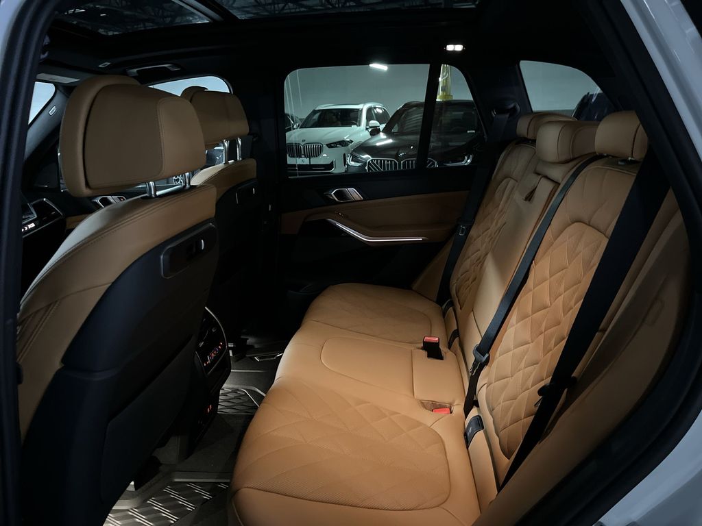 Thumbnail: 2026 BMW X5 - 23