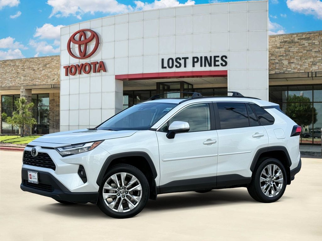 White (Wind Chill Pearl) 2025 Toyota RAV4 SUV / Crossover Front-Wheel Drive 8-Speed Automatic