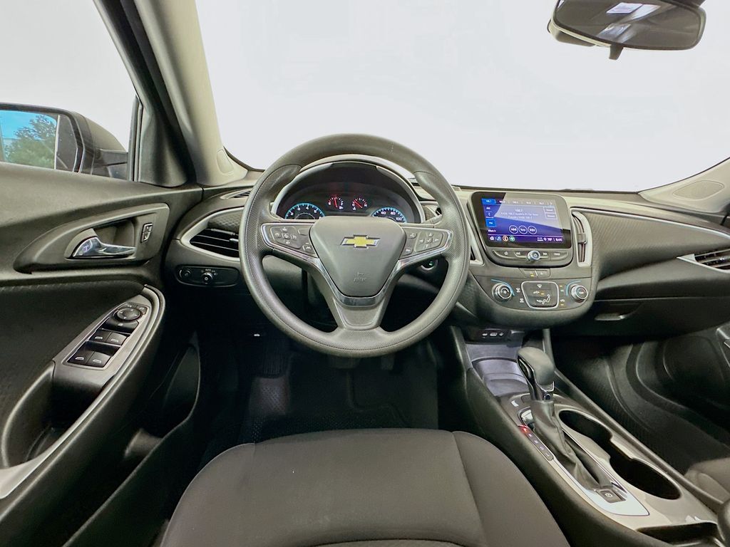 Thumbnail: 2023 Chevrolet Malibu - 21