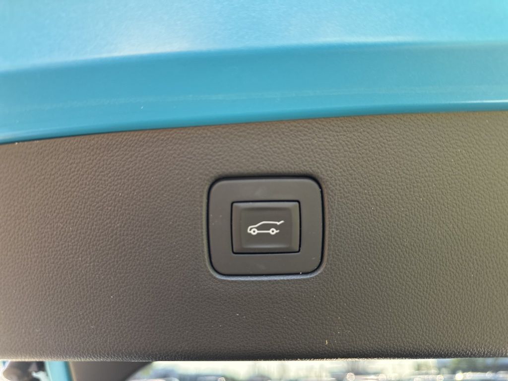 Used 2025 Blue Buick Sport Touring image 9