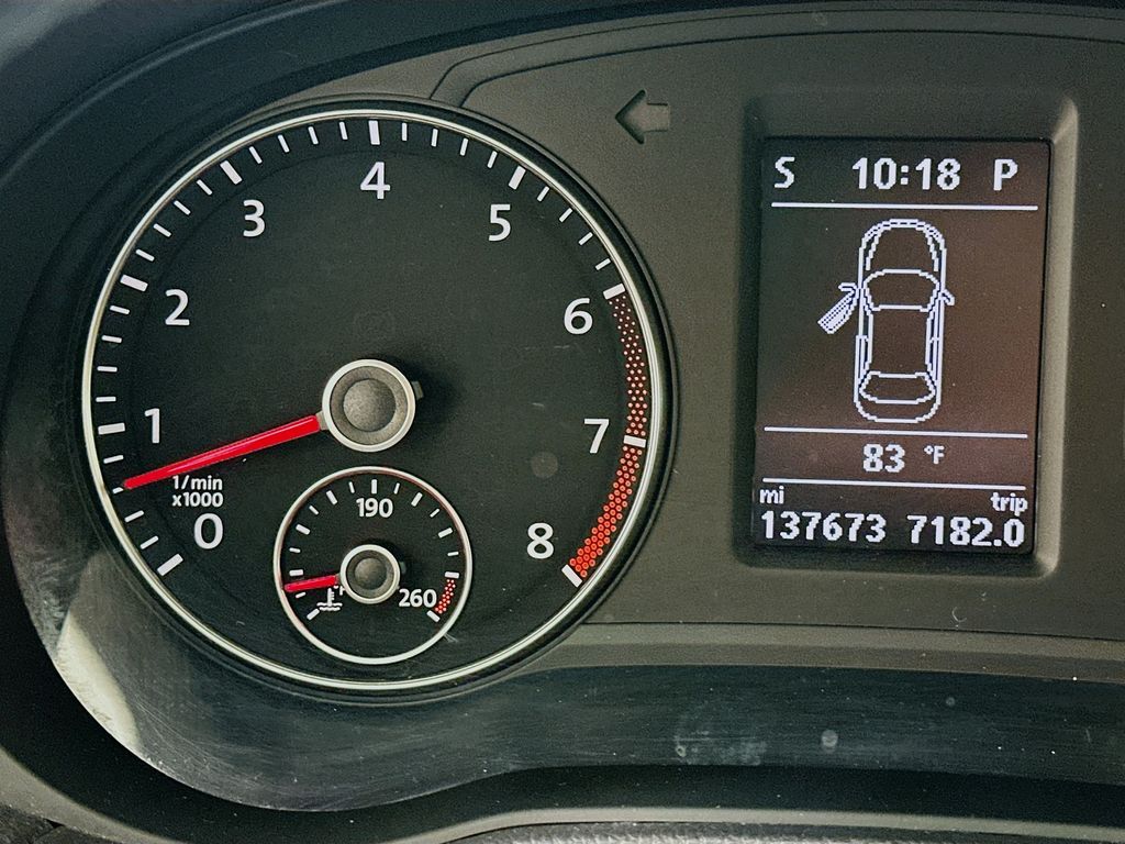 2014 Volkswagen Passat SE 12