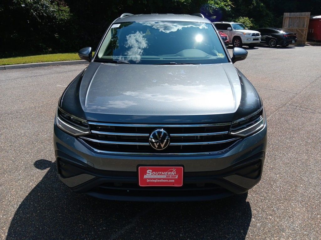 2024 Volkswagen Tiguan 2.0T SE 8