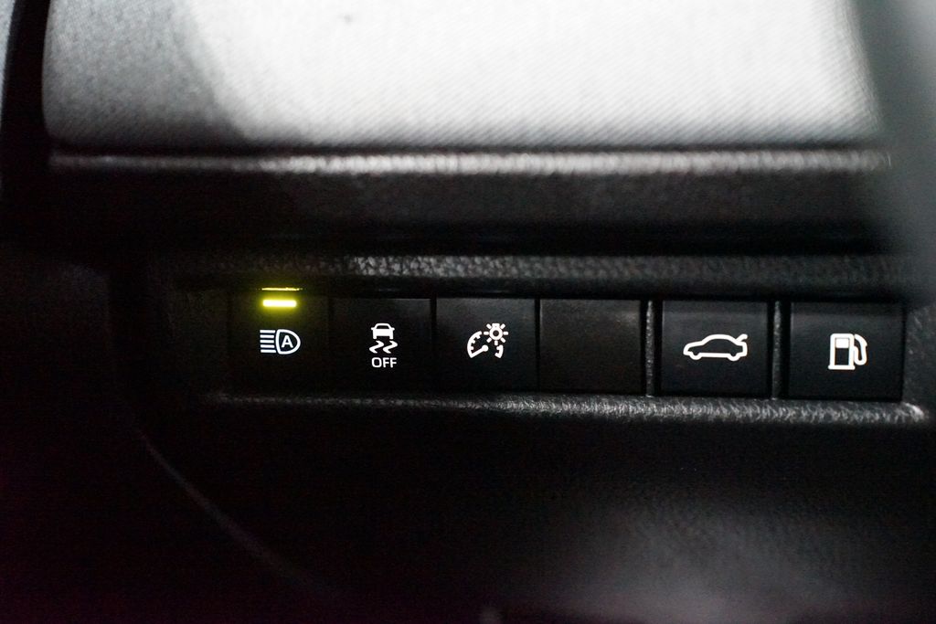 Thumbnail: 2025 Toyota Camry - 24