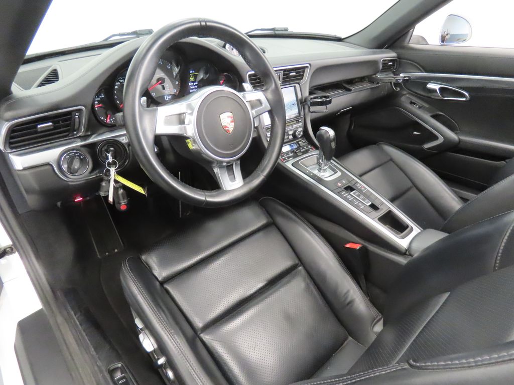 Thumbnail: 2014 Porsche 911 - 4
