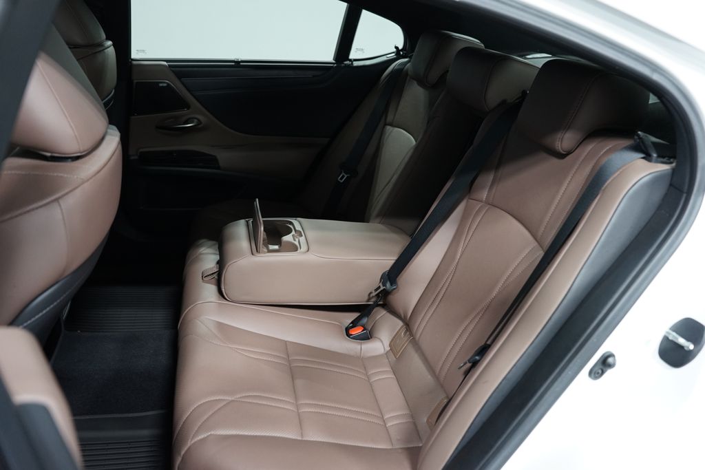 Thumbnail: 2024 Lexus ES - 31