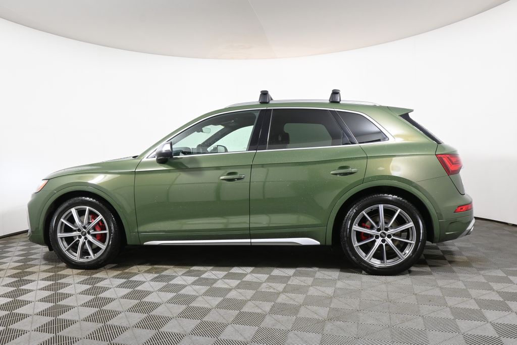 Thumbnail: 2022 Audi SQ5 - 2