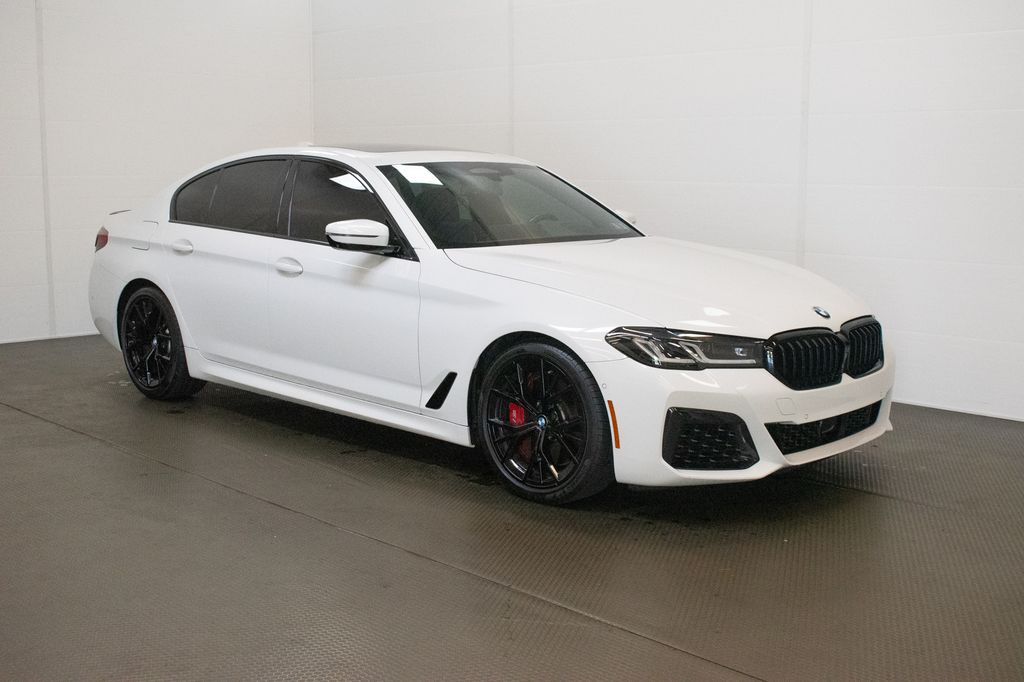 Alpine White 2023 BMW 5 Series Sedan All-Wheel Drive 8-Speed Automatic