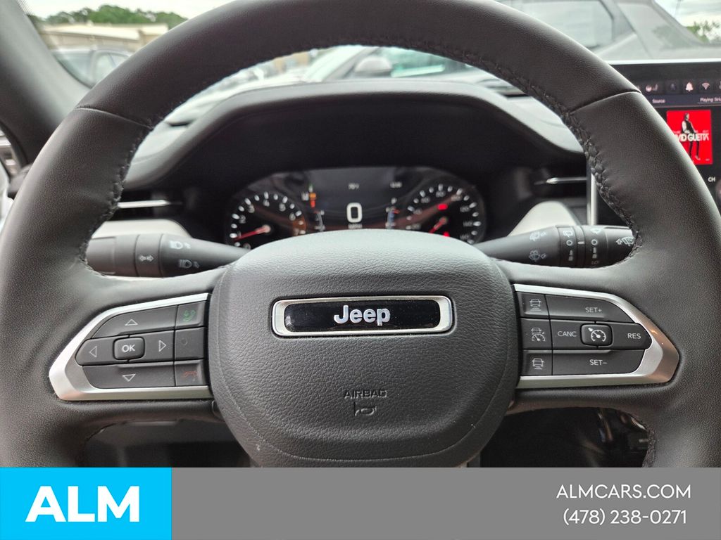 Used 2025 White Jeep Limited image 22