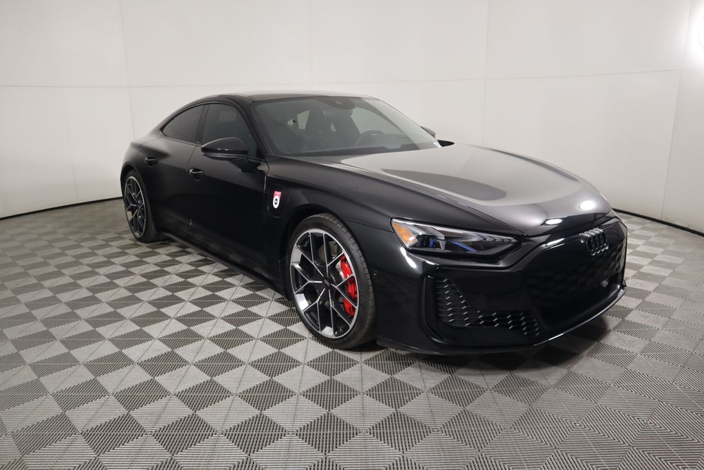 Thumbnail: 2025 Audi RS e-tron GT - 3