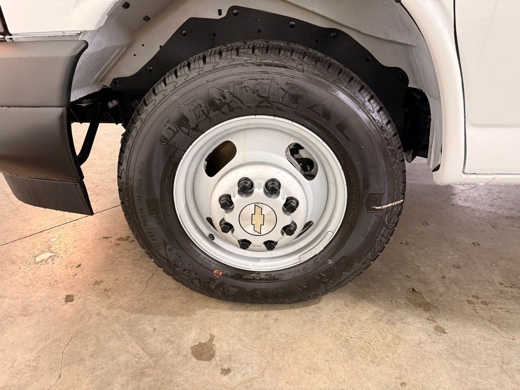 2025 Chevrolet Express 3500 Work Van