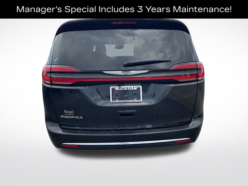 2022 Chrysler Pacifica Touring L 6