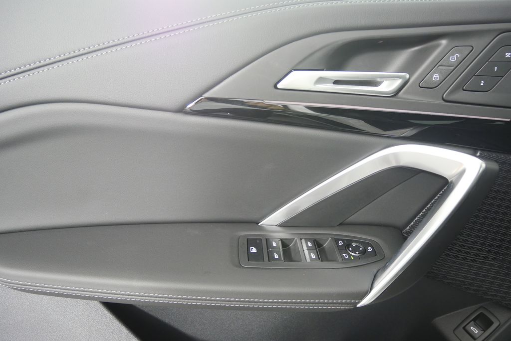 2025 BMW X1 xDrive28i 8