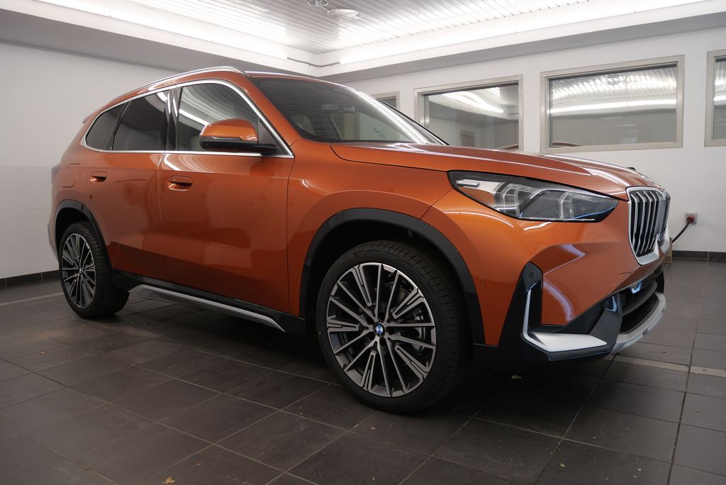 2025 BMW X1 xDrive28i 8