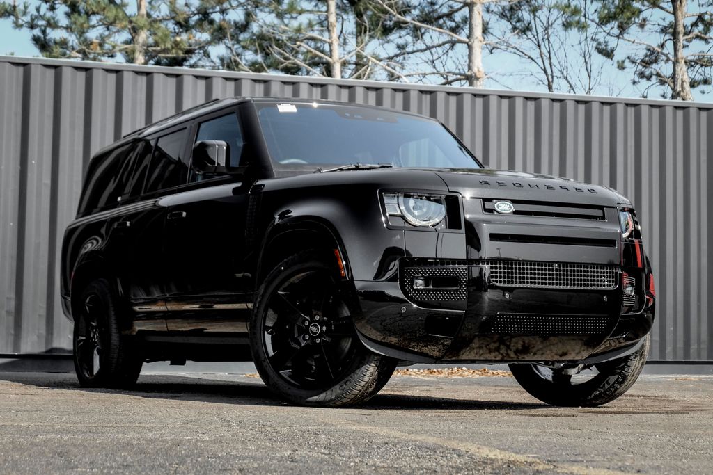 2025 Land Rover Defender 130 P400 X-Dynamic SE AWD