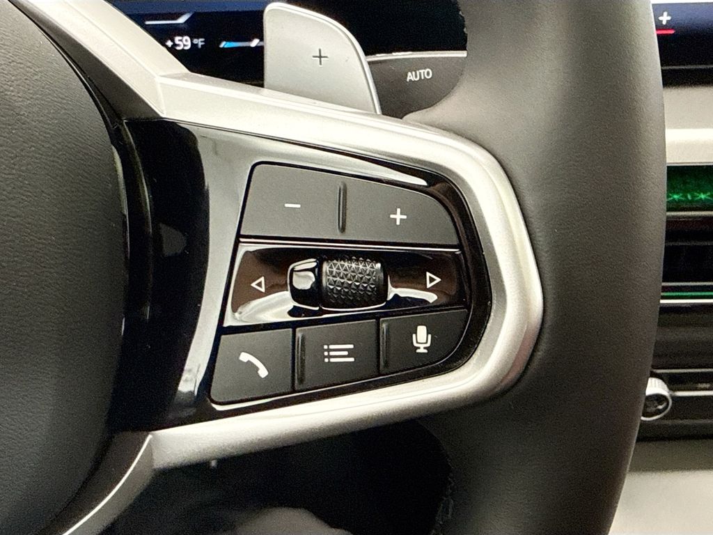 Thumbnail: 2025 BMW 3 Series - 12