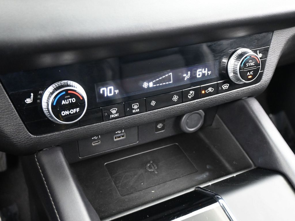 Used 2022 Alloy Silver Metallic Mitsubishi SE image 29