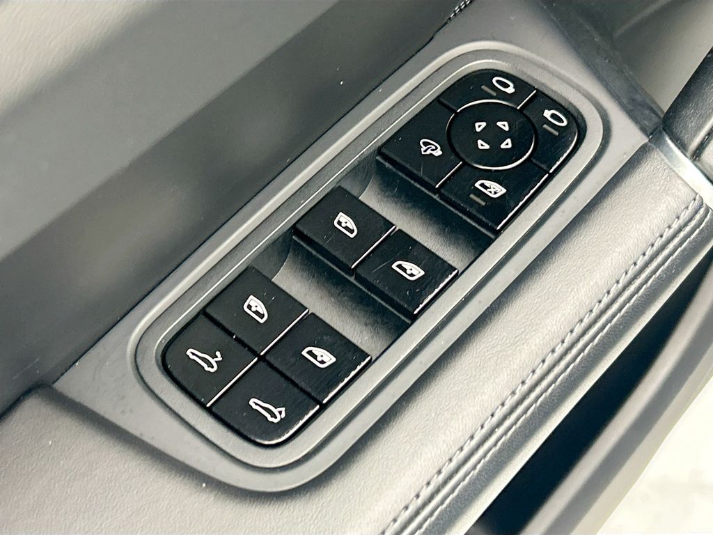 Thumbnail: 2021 Porsche Cayenne - 23