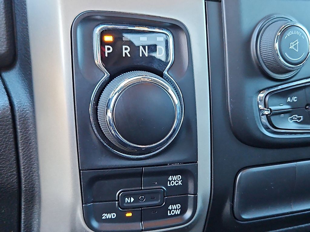 Thumbnail: 2019 RAM 1500 Classic - 15