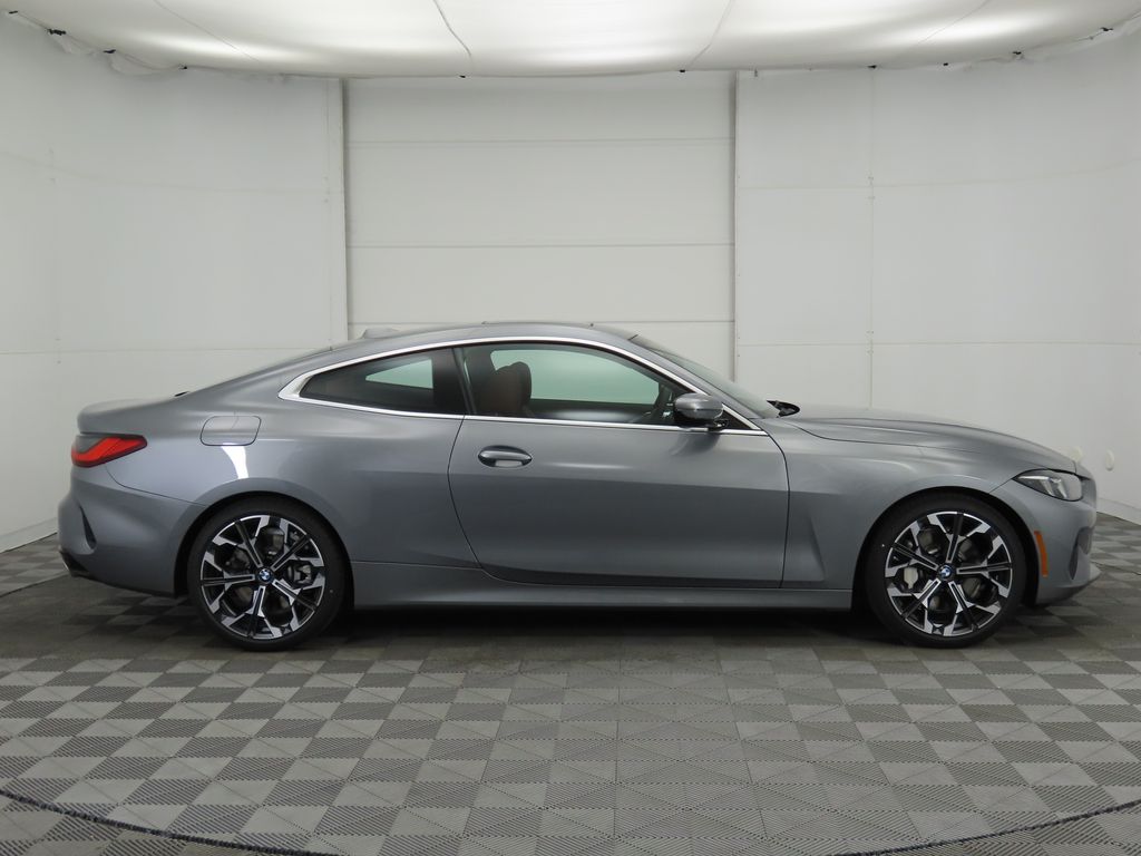 Thumbnail: 2025 BMW 4 Series - 4