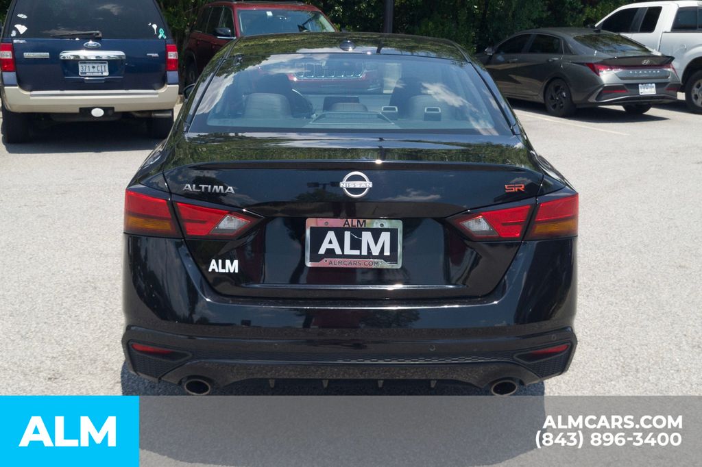 Used 2024 Black Nissan 2.5 SR image 6