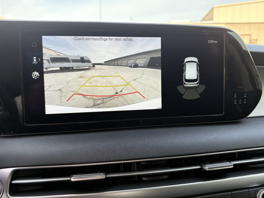 Used 2023 Hyper White Hyundai SEL image 20