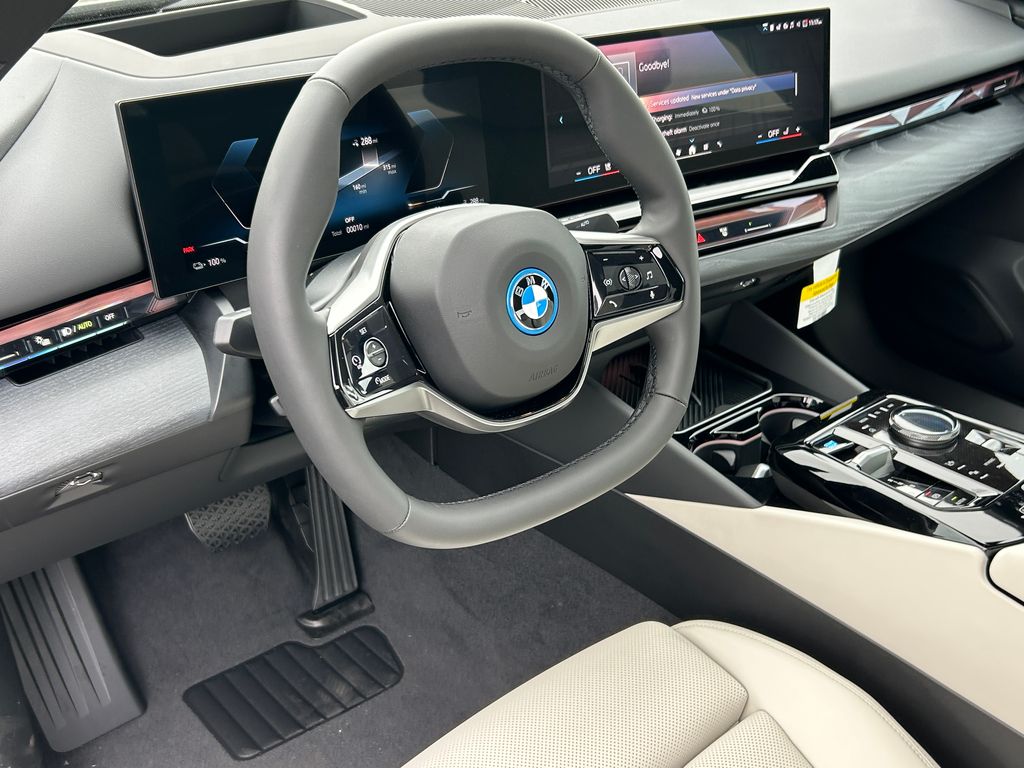 Thumbnail: 2026 BMW i5 - 13