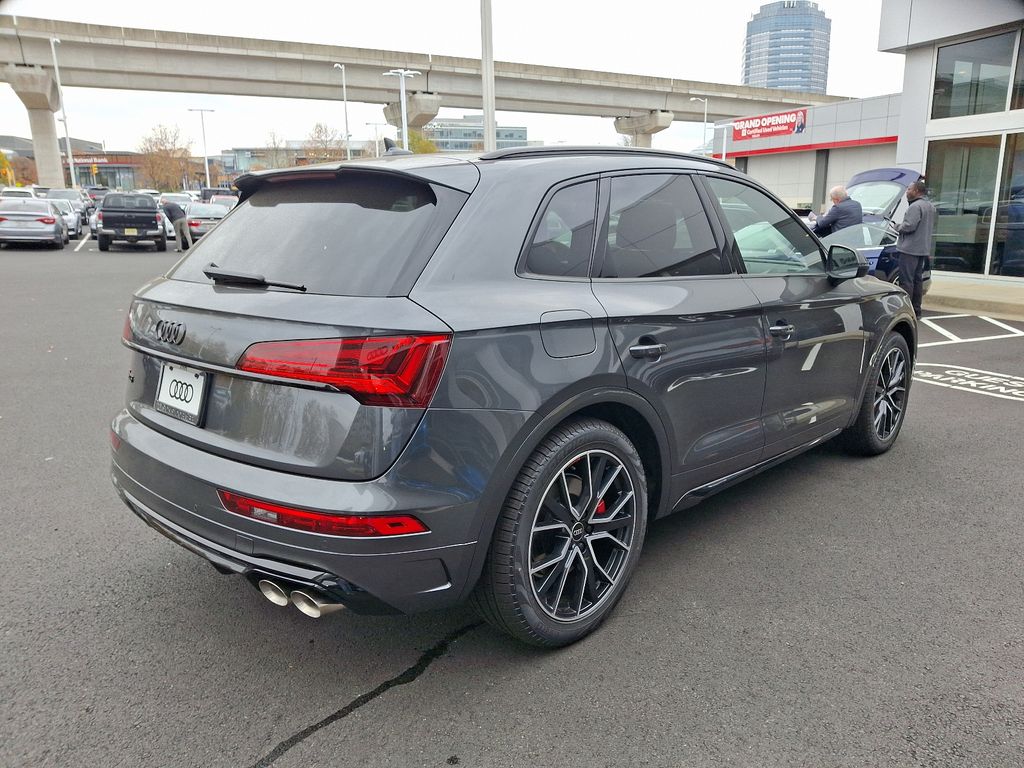 2025 Audi SQ5  3