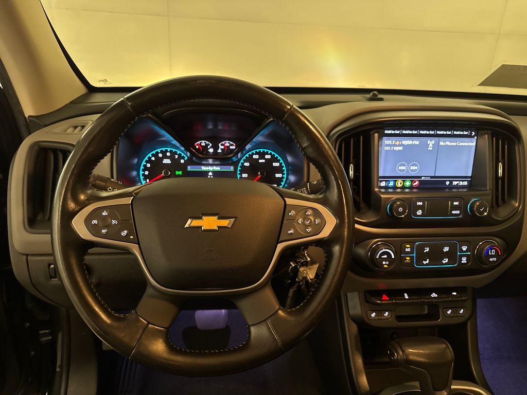 Used 2019 Gray Chevrolet LT image 7