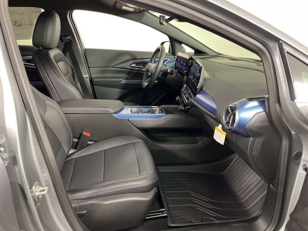 Thumbnail: 2026 Chevrolet Equinox - 8