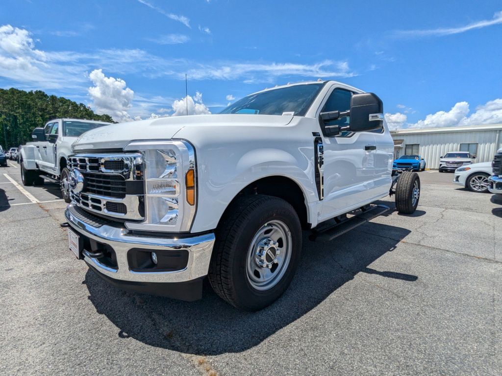 2025 Ford F-350 Super Duty XL
