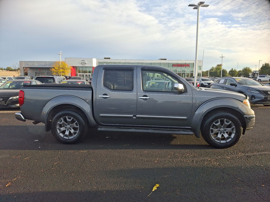 2019 Nissan Frontier SL 7