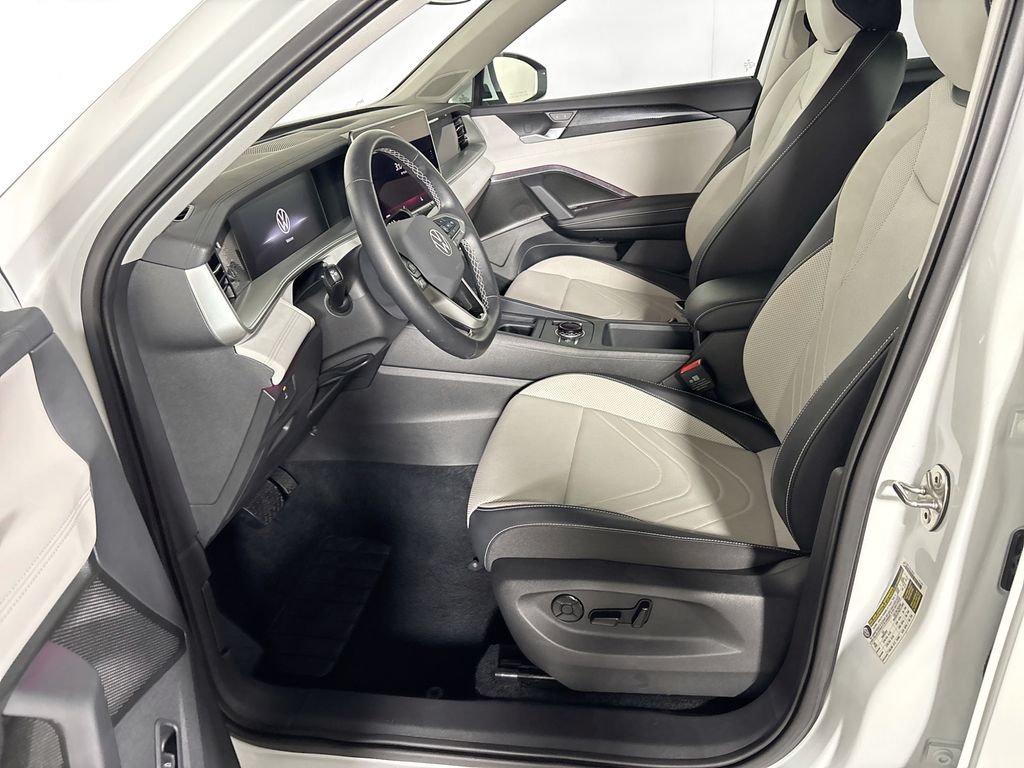 2025 Volkswagen Tiguan 2.0T SE