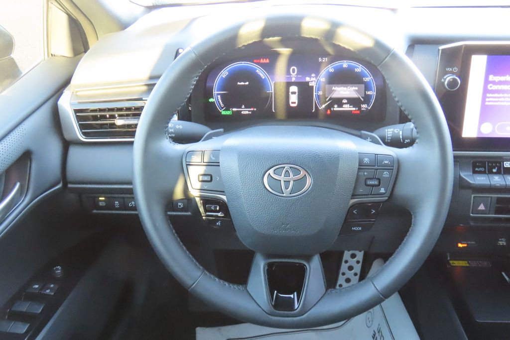 Thumbnail: 2025 Toyota Camry - 10
