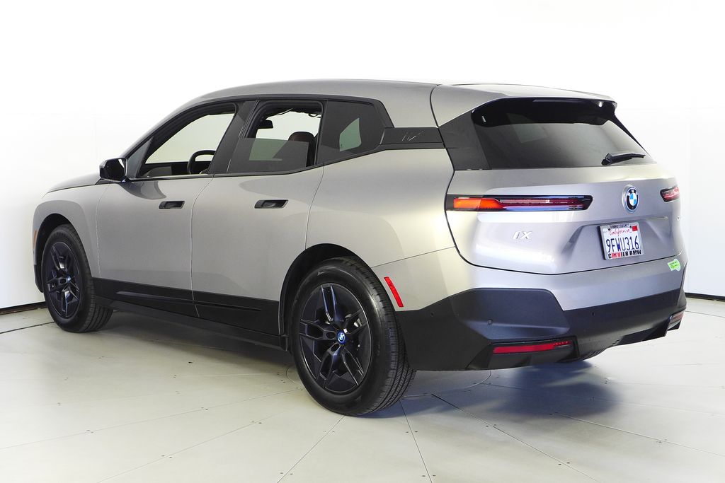 Thumbnail: 2023 BMW iX - 8