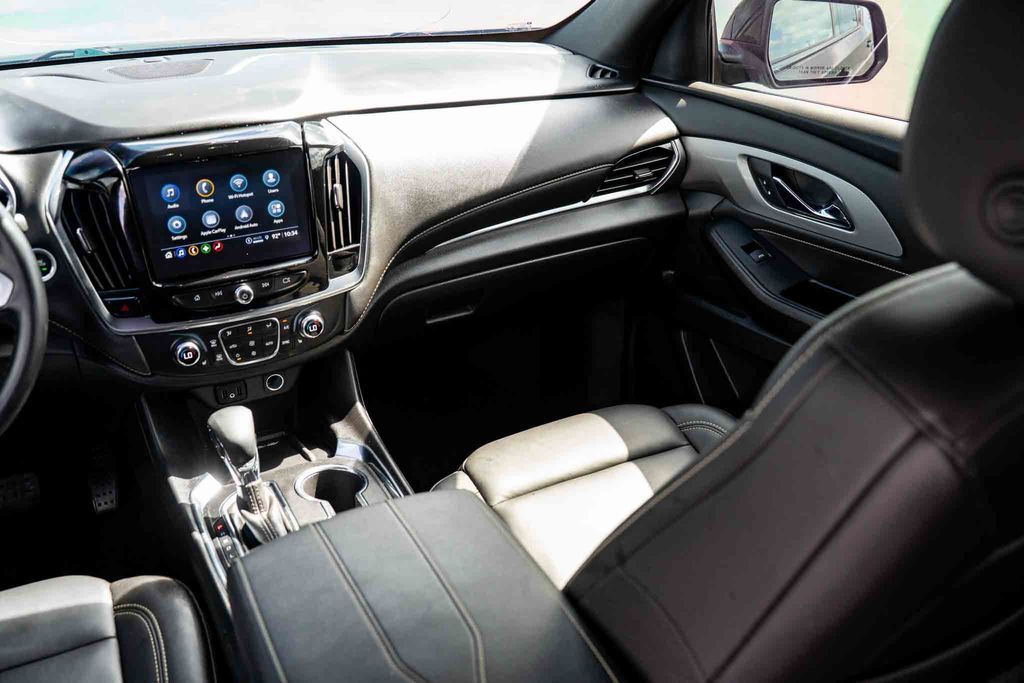 Used Car 2023 Chevrolet Traverse  Lt Leather For Sale Under $30,000 In Austin, Texas