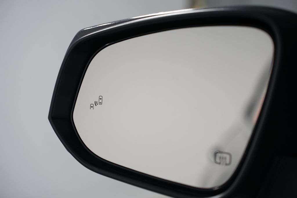 Thumbnail: 2023 Toyota Highlander - 26