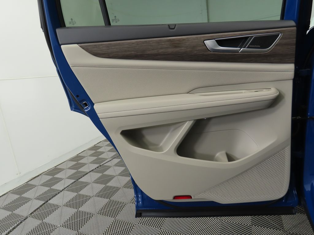 2025 Volkswagen Atlas SEL 28
