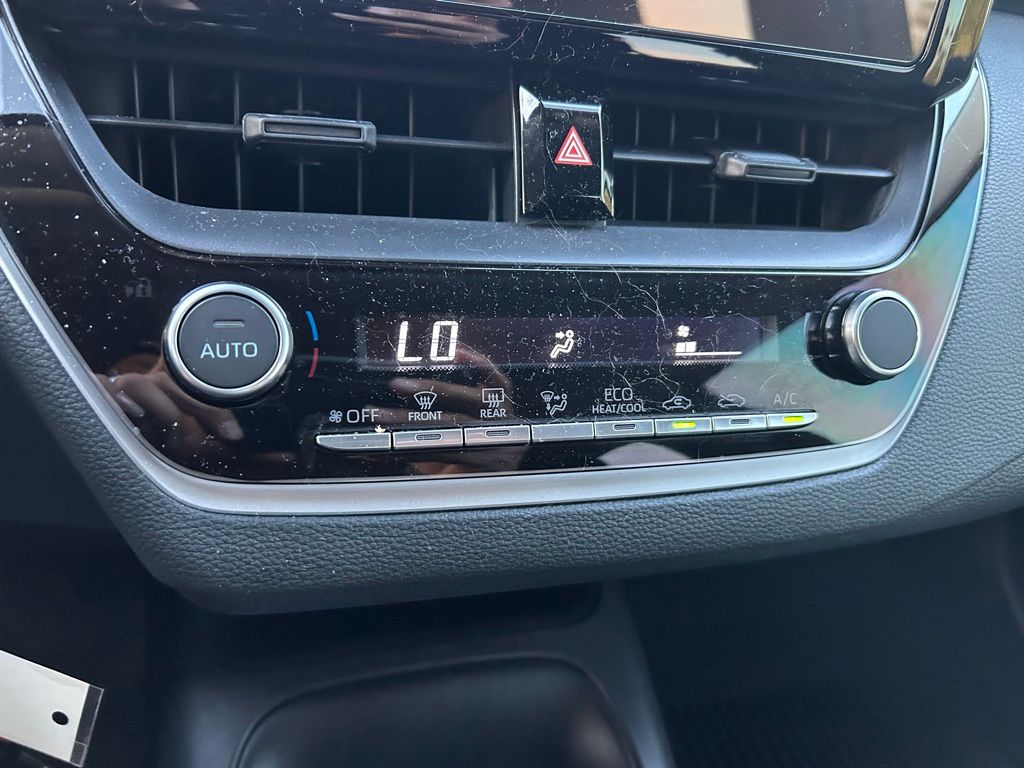 Thumbnail: 2025 Toyota Corolla - 25