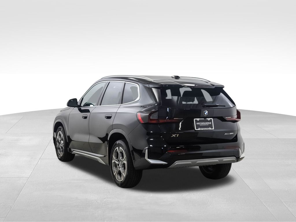 2025 BMW X1 xDrive28i 3