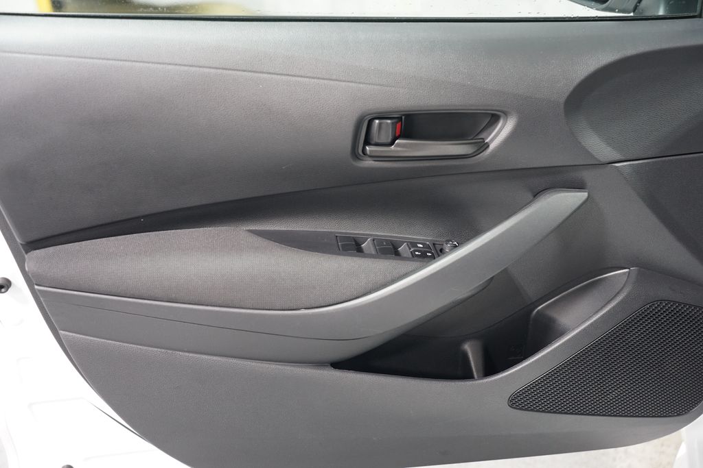 2024 Toyota Corolla LE 27