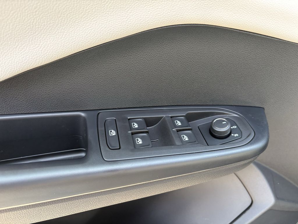 New 2025 Gray Volkswagen 1.5T SE image 11