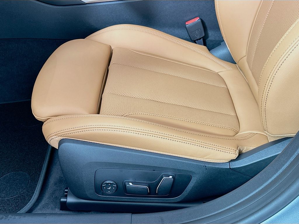 Thumbnail: 2026 BMW i4 - 21