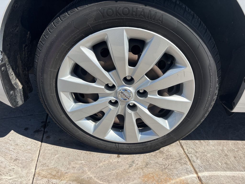 Used 2019 Silver Nissan S image 12