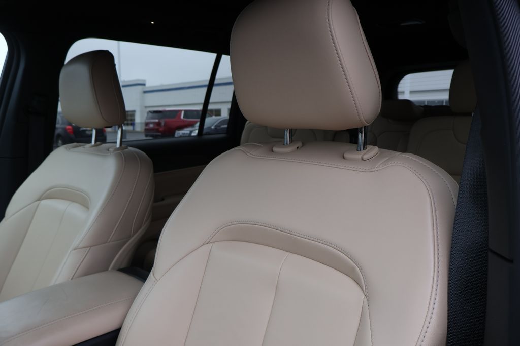 Thumbnail: 2024 Jeep Grand Cherokee L - 12