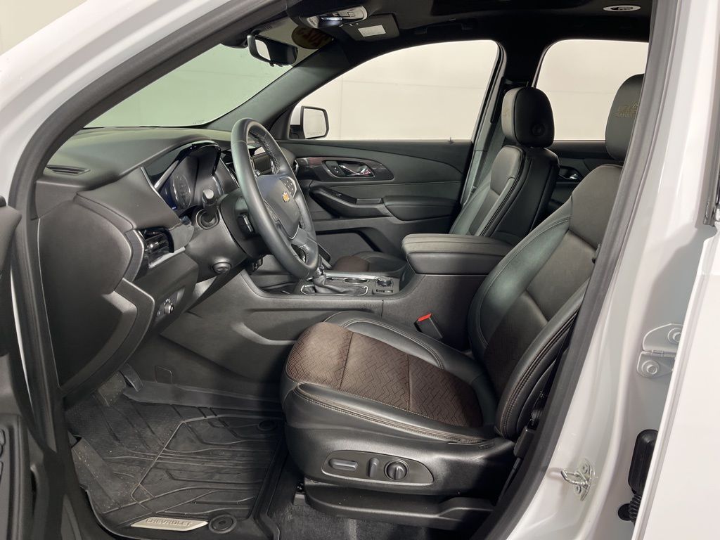 Thumbnail: 2023 Chevrolet Traverse - 24