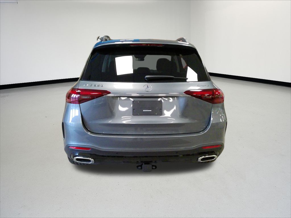 Thumbnail: 2026 Mercedes-Benz GLE - 3