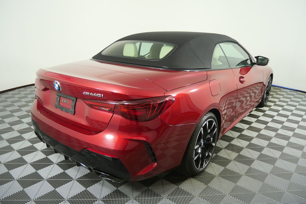 Thumbnail: 2025 BMW 4 Series - 4