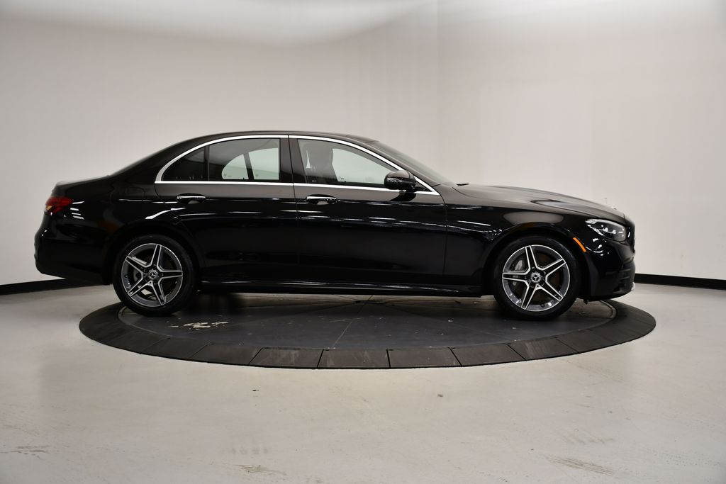 Thumbnail: 2022 Mercedes-Benz E-Class - 6